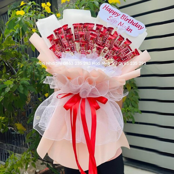 Bó Hoa Bánh Kẹo Sinh Nhật KitKat Đỏ - 145 image 1