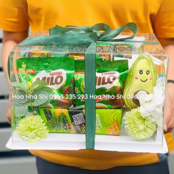 Hộp Hoa Bánh Kẹo Sinh Nhật Mix Gấu Trái Bơ - Tone Xanh Lá - 156
