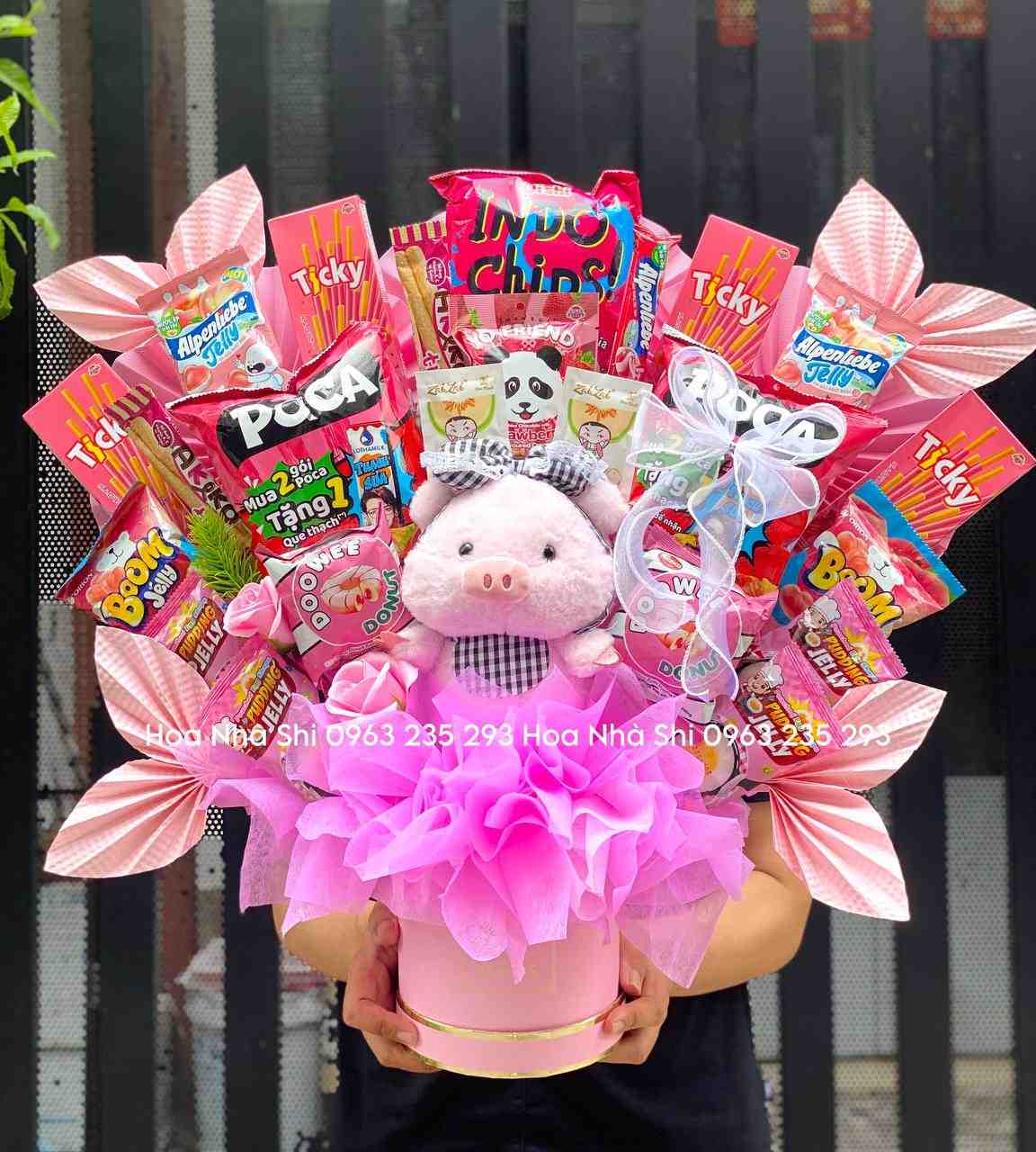 Bó Hoa Bánh Kẹo Sinh Nhật Mix Gấu Bông - Tone Hồng - 179