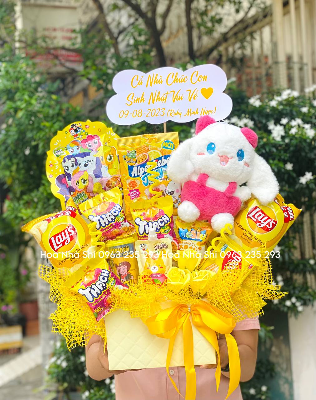 Bó Hoa Bánh Kẹo Sinh Nhật Mix Gấu Bông - Tone Vàng - 229 image 1