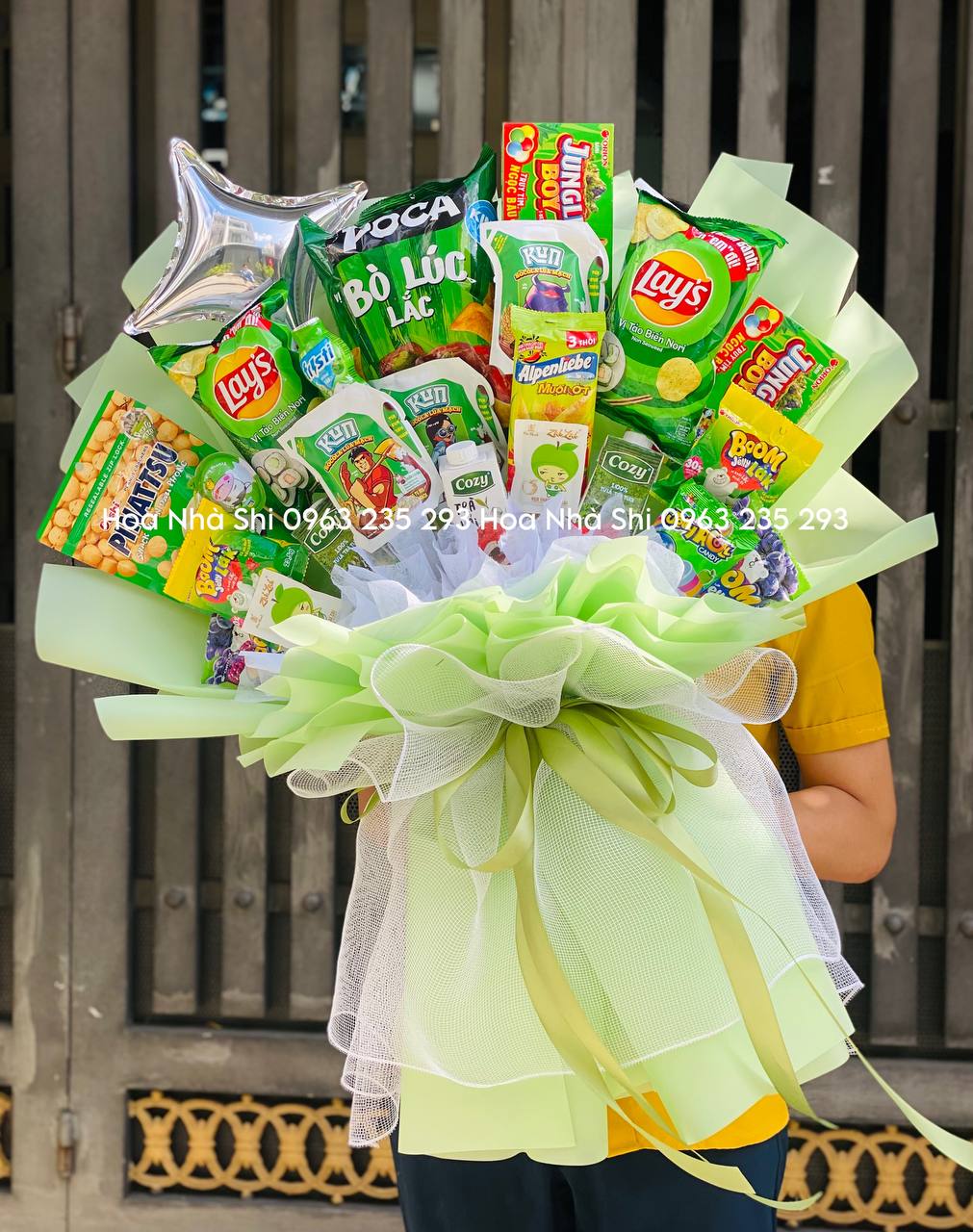 Bó Hoa Bánh Kẹo Sinh Nhật Màu Xanh Lá - 245