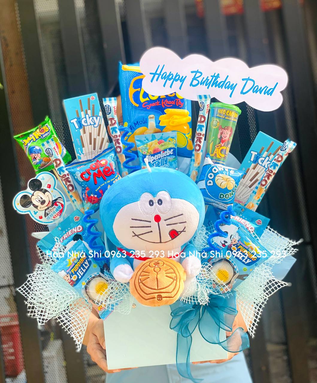 Hộp Hoa Bánh Kẹo Sinh Nhật Màu Xanh Dương Doraemon - 246
