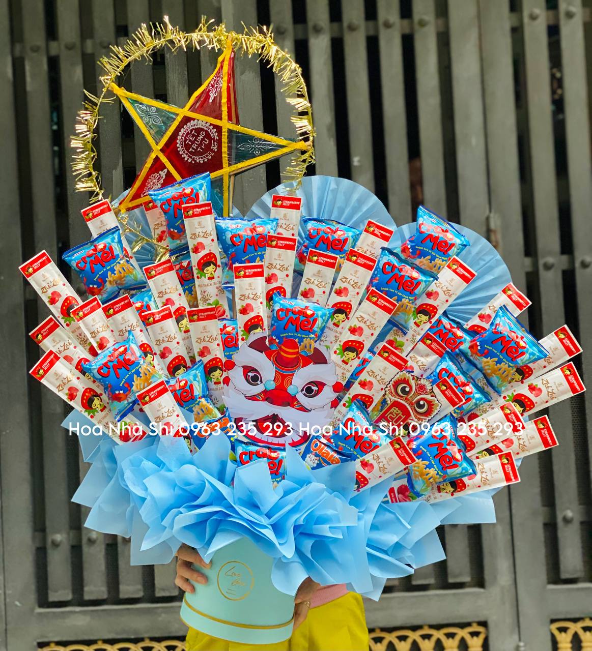 Hộp Hoa Bánh Kẹo Màu Xanh Dương - 247