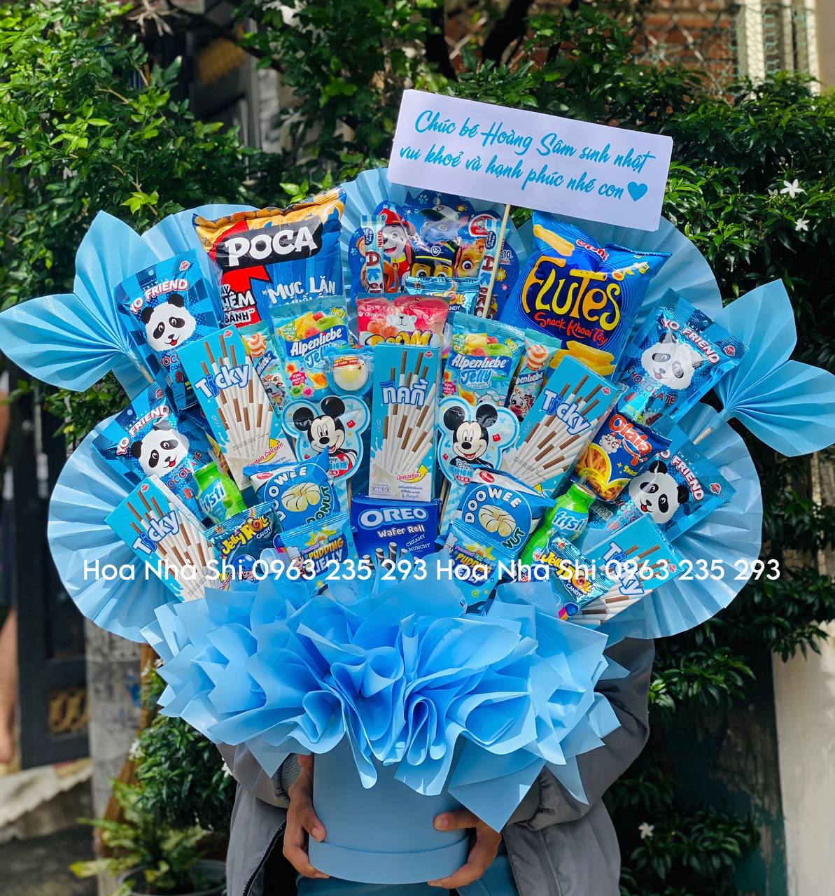 Hộp Hoa Bánh Kẹo Sinh Nhật Màu Xanh - 280
