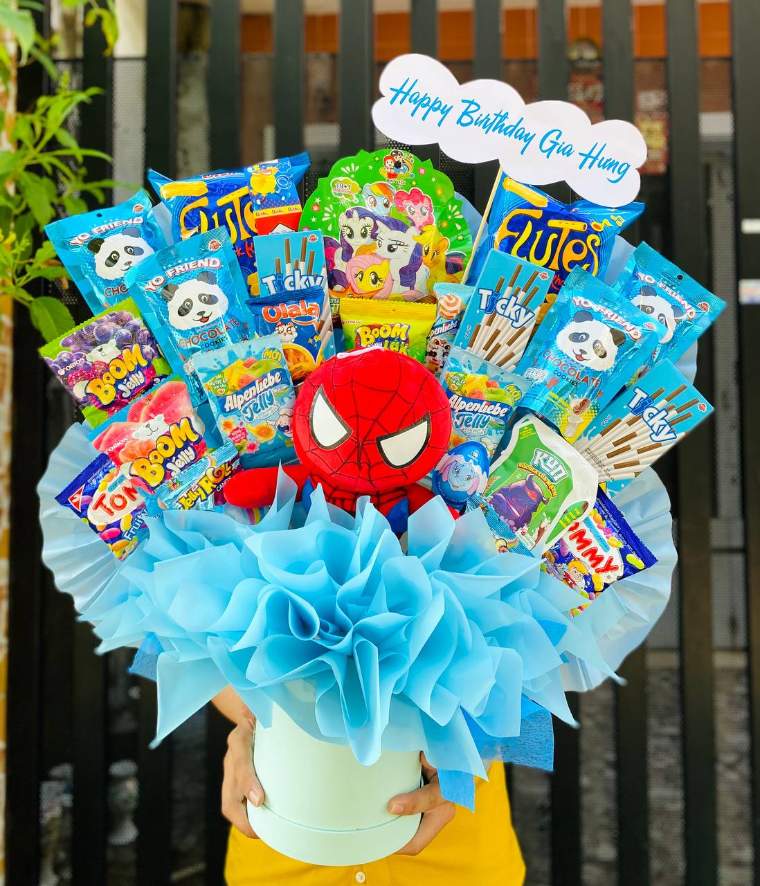 Hộp Hoa Bánh Kẹo Sinh Nhật - Màu Xanh Dương - Spiderman - 300