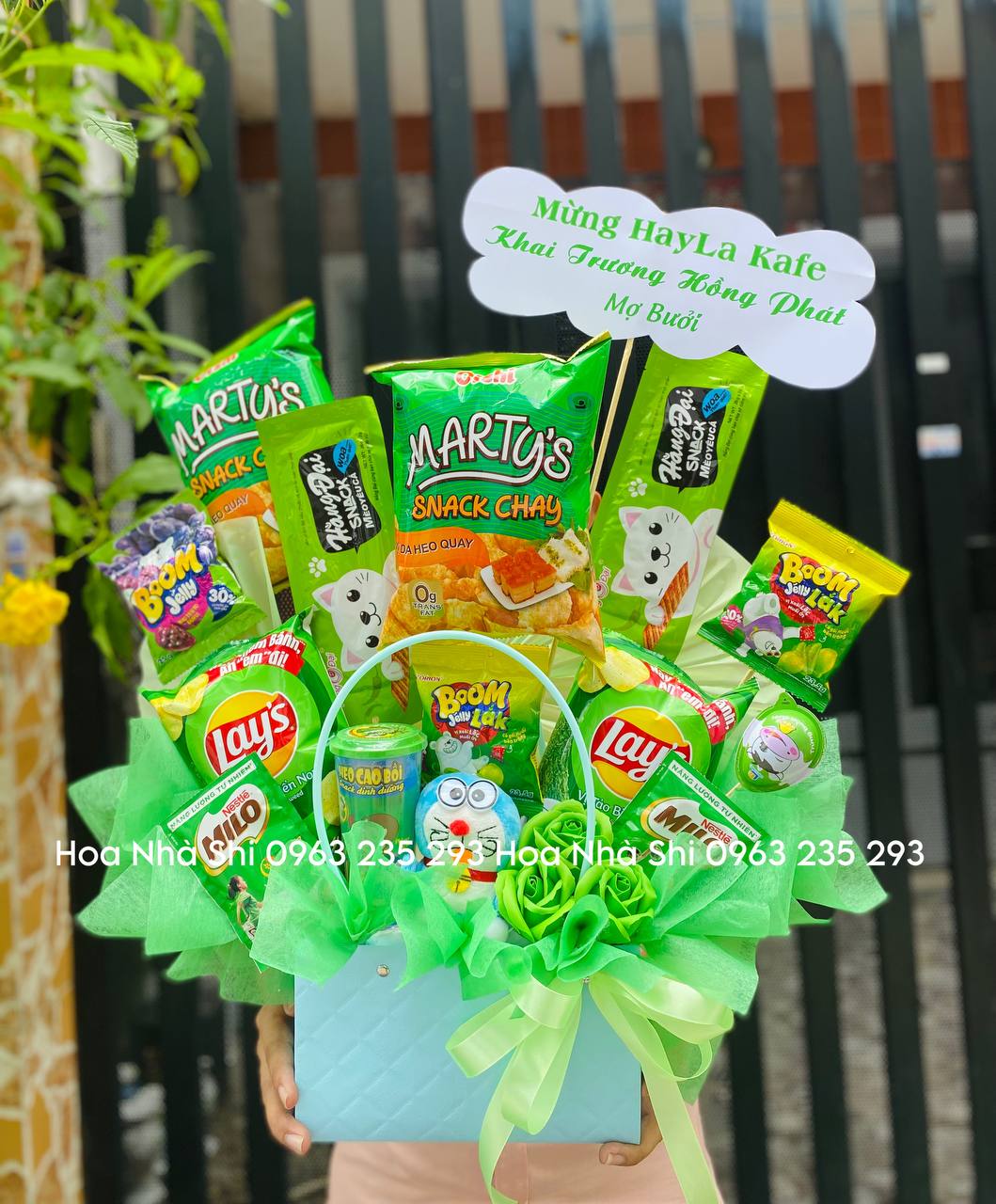 Hộp Hoa Bánh Kẹo Sinh Nhật - Màu Xanh Lá - 301