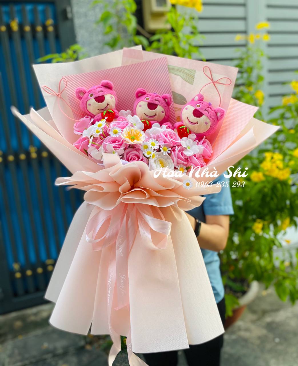 Bó Hoa Gấu Dâu Mix Hoa Sáp Thơm - 377